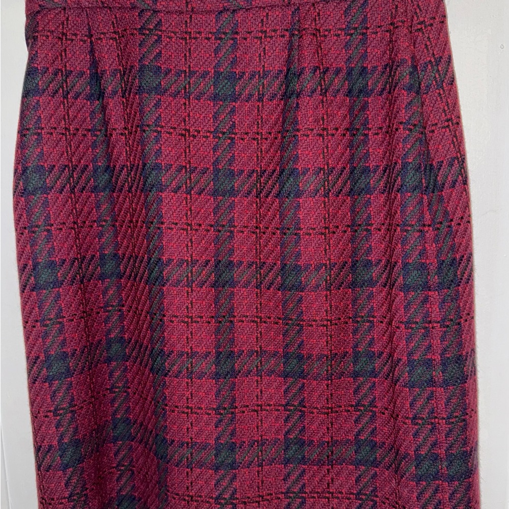 JH Collection Plaid Red & Black Wool Women's Skirt Size 14 (Waist 31, Length 23)